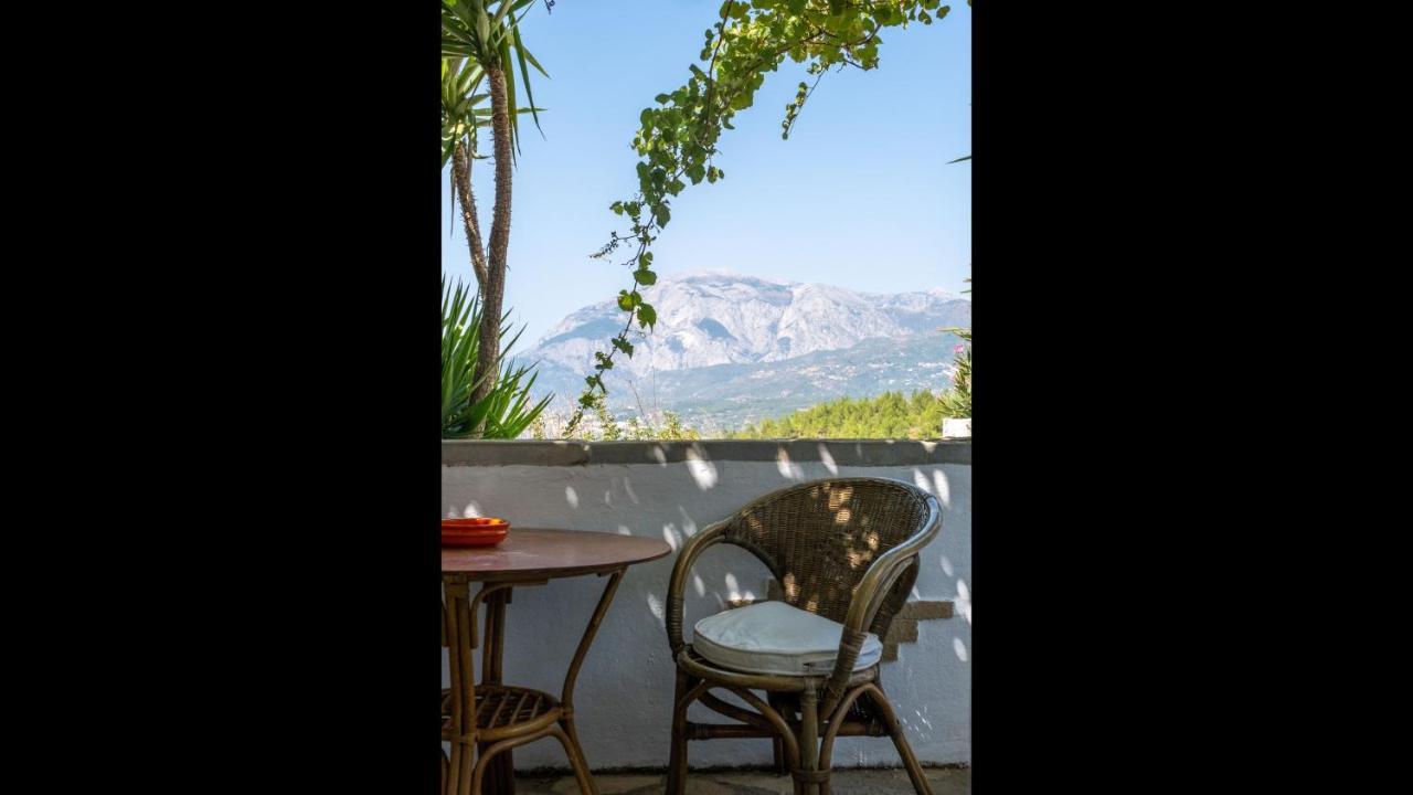 Beautiful House Located On A Hill, With A Spectacular Sea View *