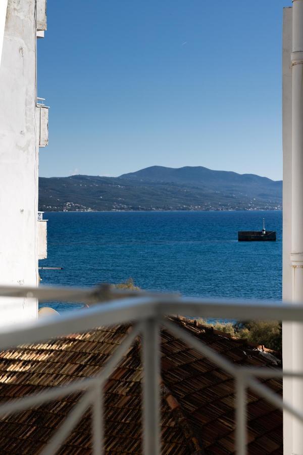 Seaside Penthouse In Kalamata