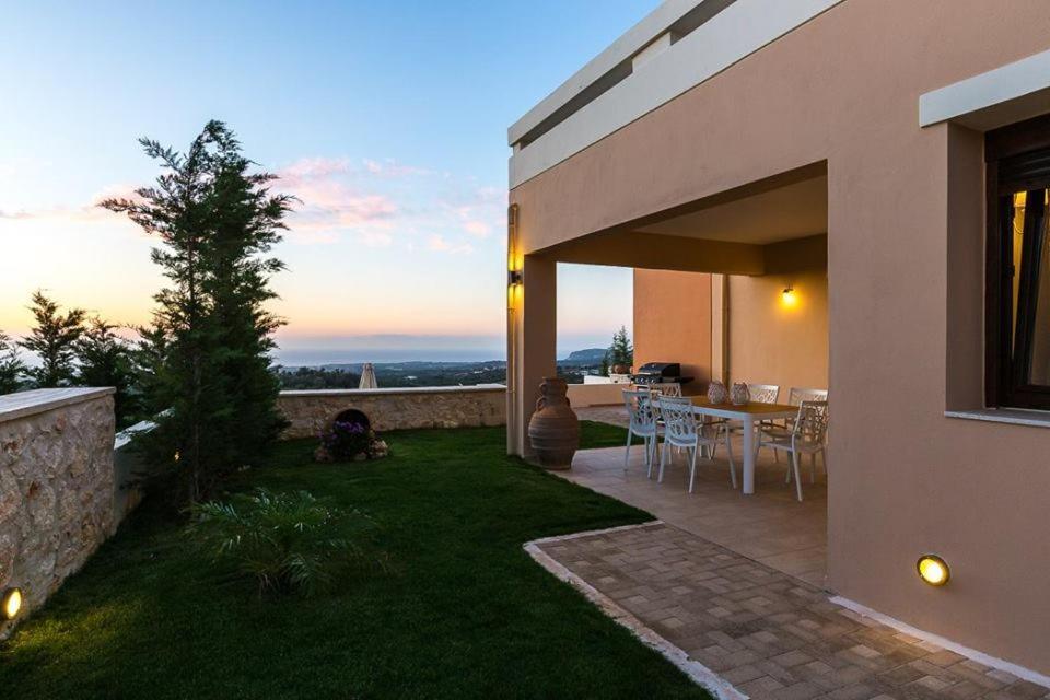 Roupes Iii, Family Villa, Fantastic Views, Private Pool Villa *