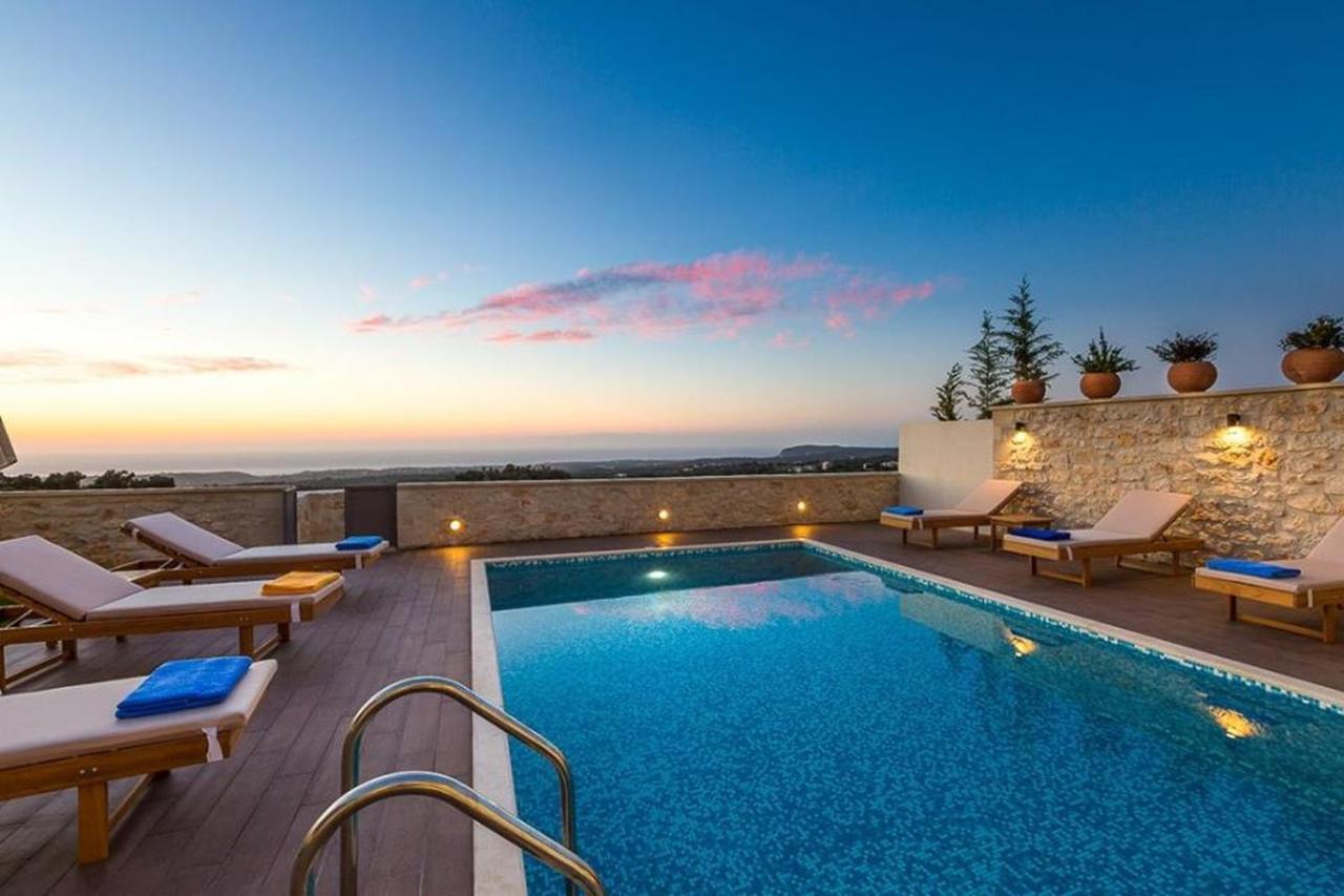 Villa Roupes Iii, Family Villa, Fantastic Views, Private Pool *