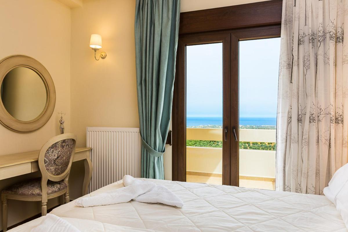 Roupes Iv, Family Villa, Fantastic Views, Private Pool Villa *