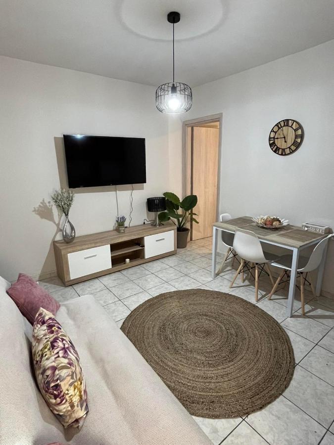 Comfy Near The Port And The Center Of Apartment *