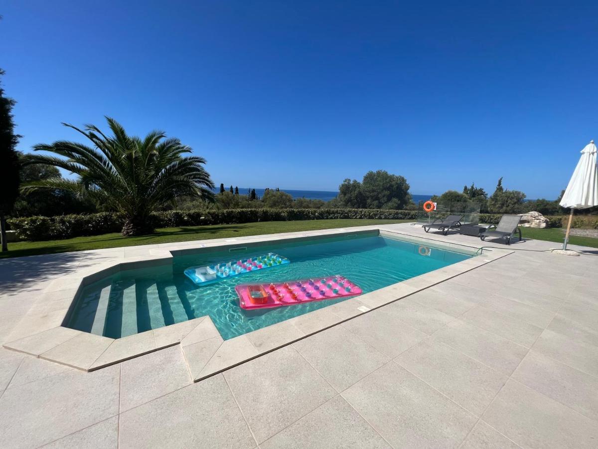 Villa Avithos Blue *