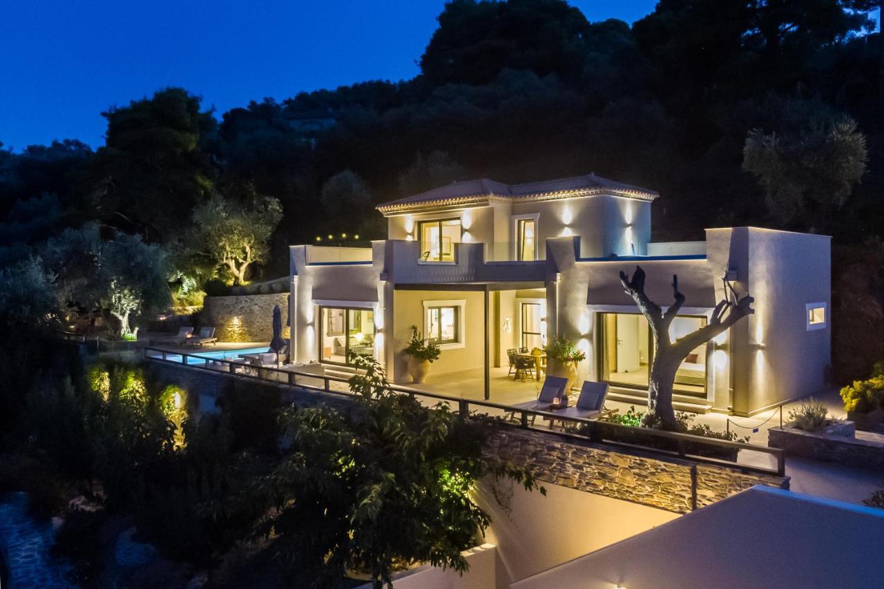 Antigone Luxury Retreat
