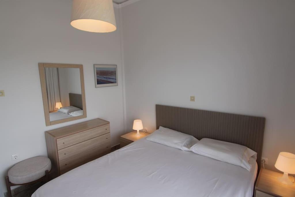 Irida 2br With Amazing Sea View. Loutraki (Corinthia)