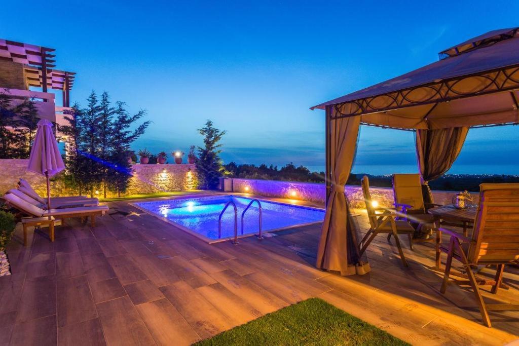 Roupes Ii, Family Villa, Fantastic Views, Private Pool *