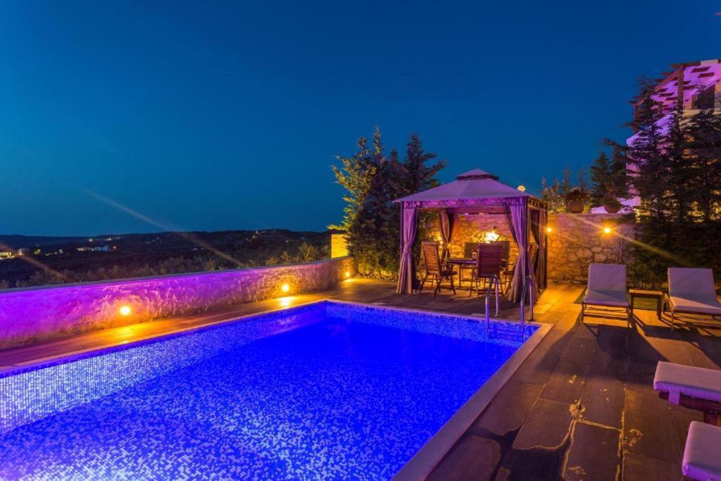 Roupes Ii, Family Villa, Fantastic Views, Private Pool Villa Roupai