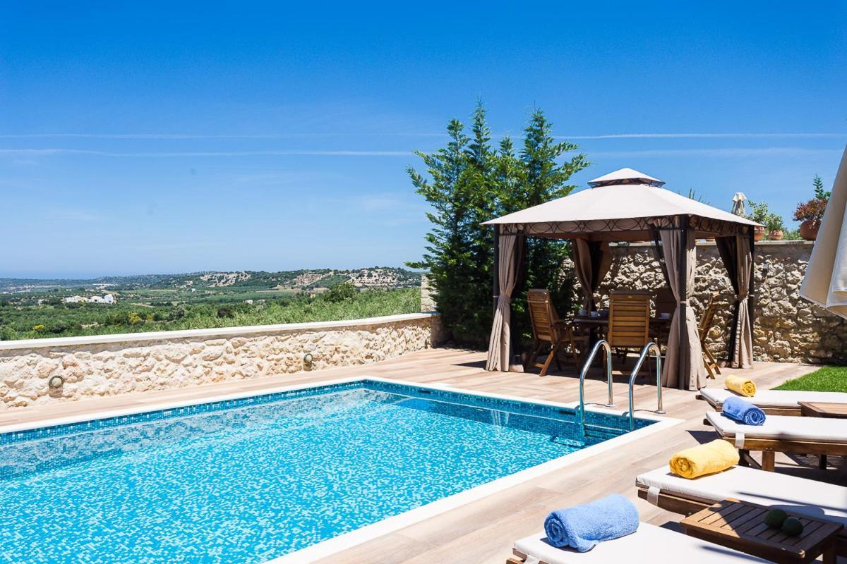 Roupes Ii, Family Villa, Fantastic Views, Private Pool Villa *