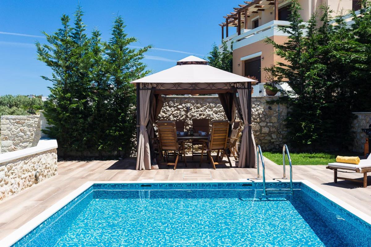 Roupes Ii, Family Villa, Fantastic Views, Private Pool *