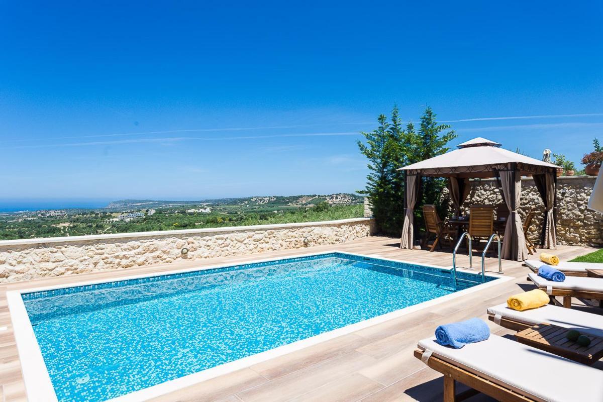 Roupes Ii, Family Villa, Fantastic Views, Private Pool Villa *