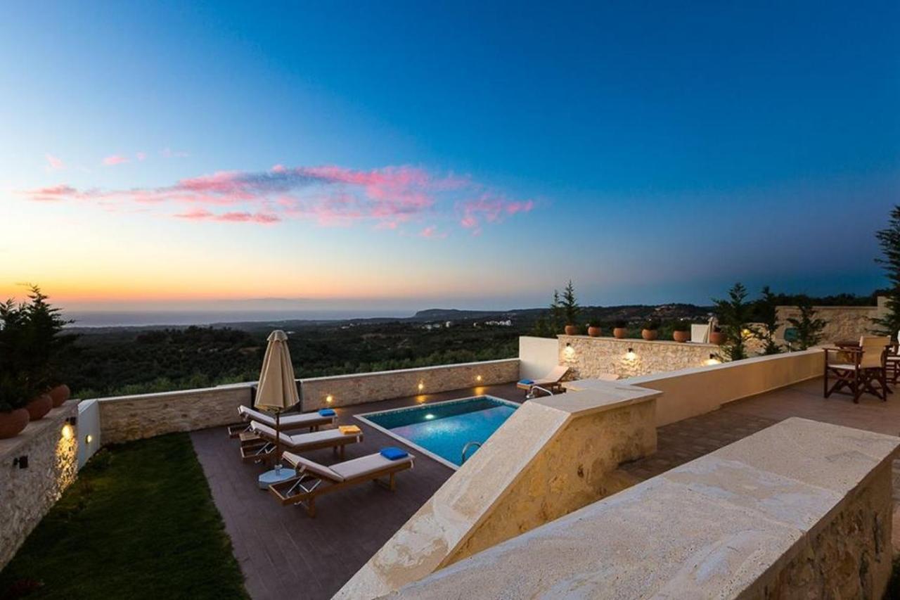 Villa Roupes Iii, Family Villa, Fantastic Views, Private Pool *