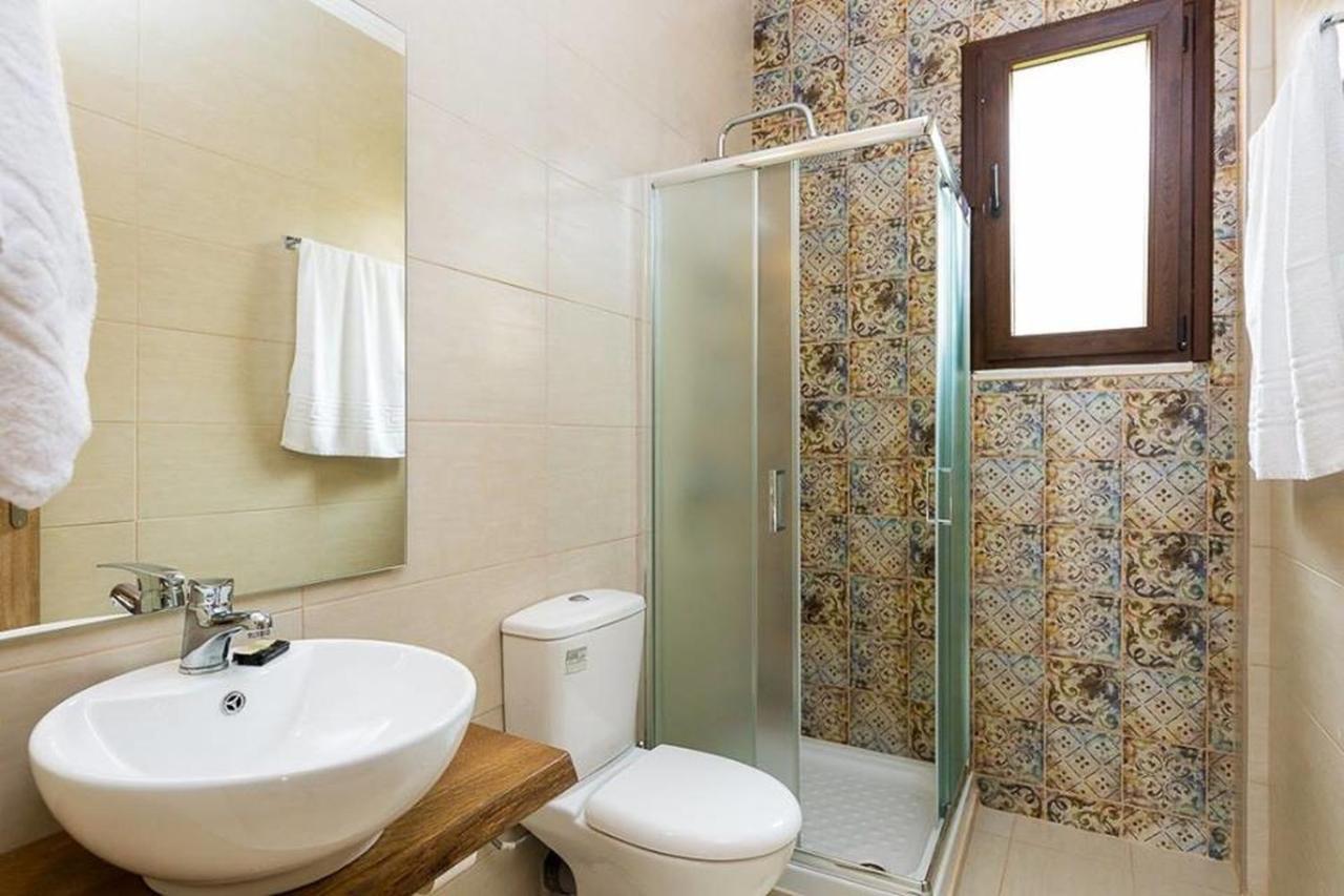 Roupes Iii, Family Villa, Fantastic Views, Private Pool Roupai