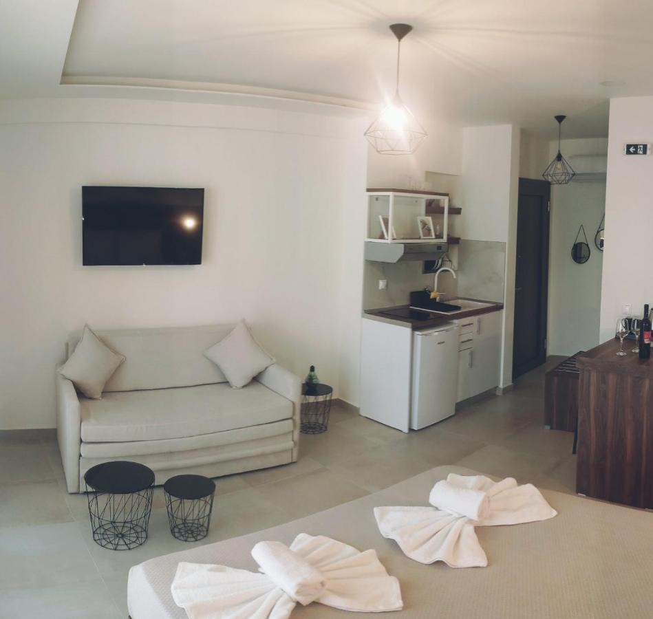 Aparthotel My Place Luxury Neos Marmaras