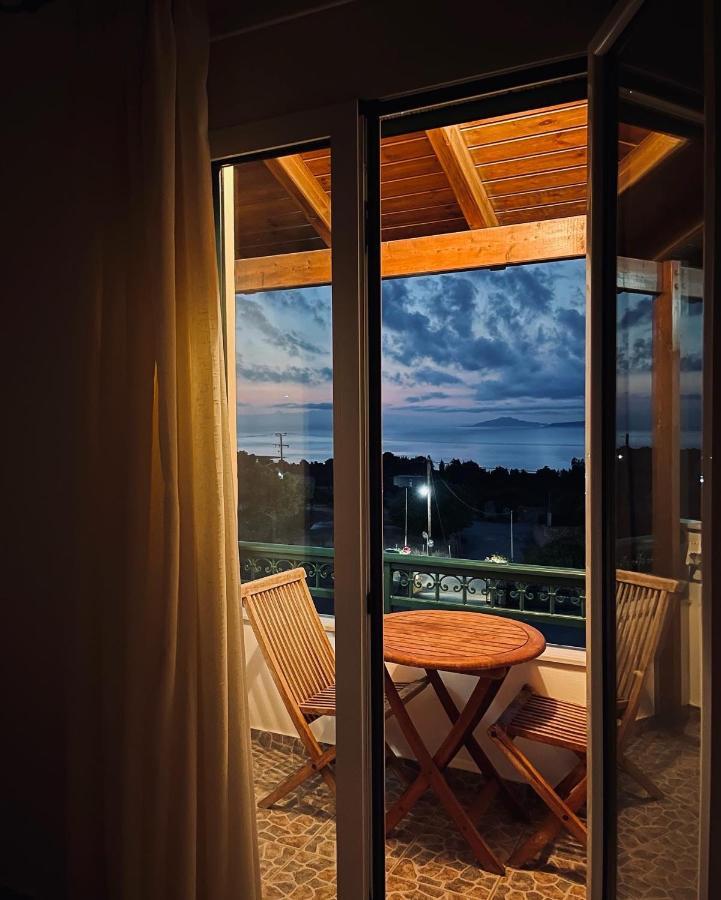 Hotel Niriides *