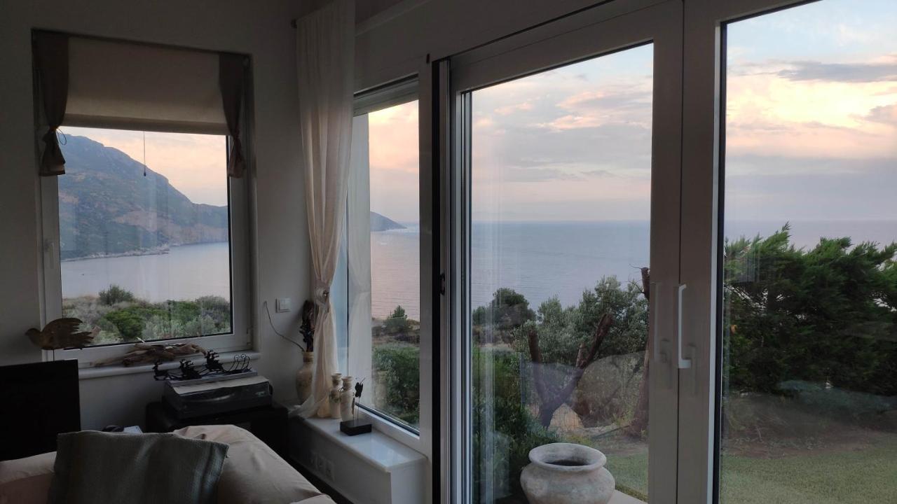 With Aegean Views * Akhladheri