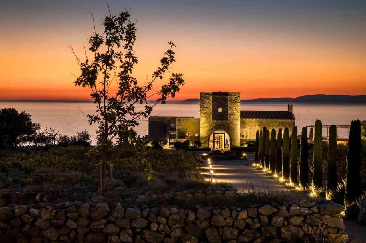 Aria Estate & Hotel 4*