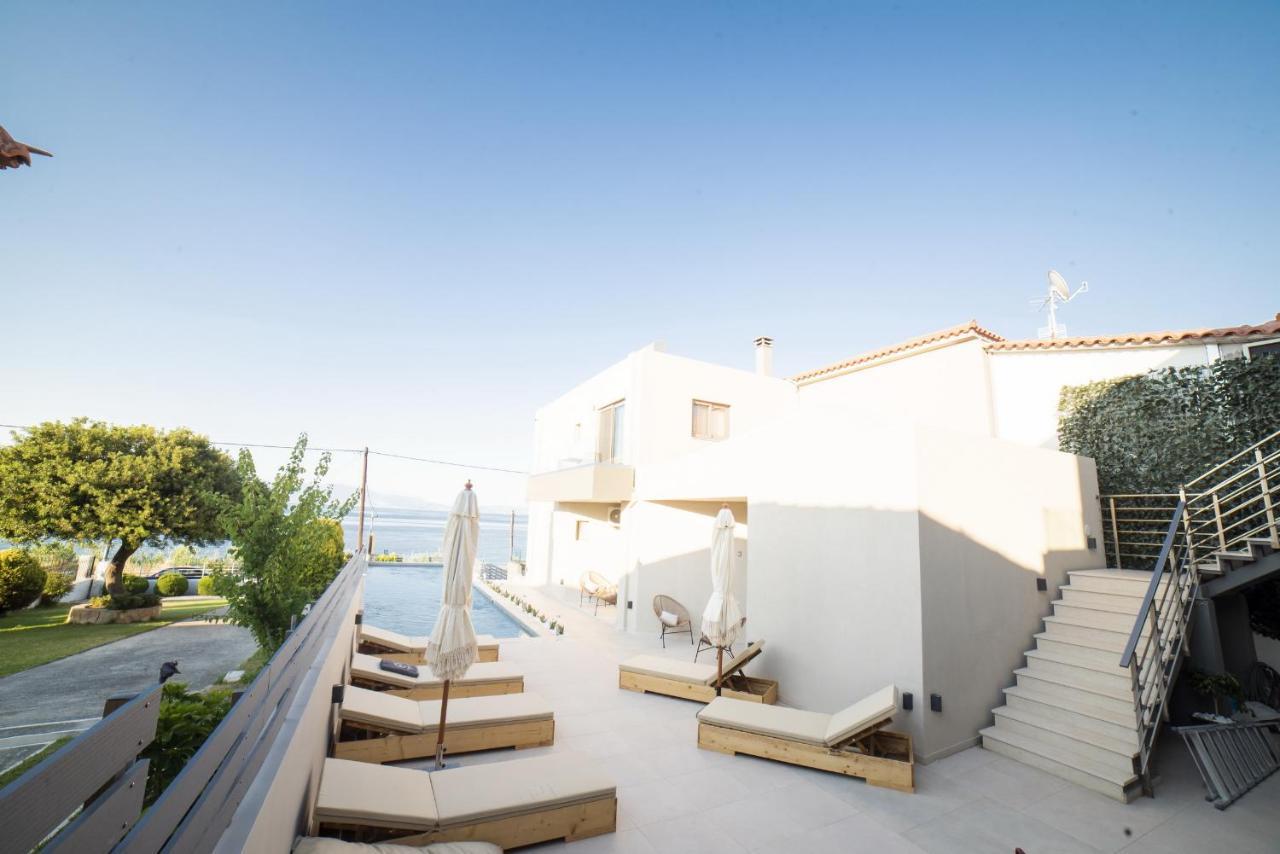 Aparthotel Theros *