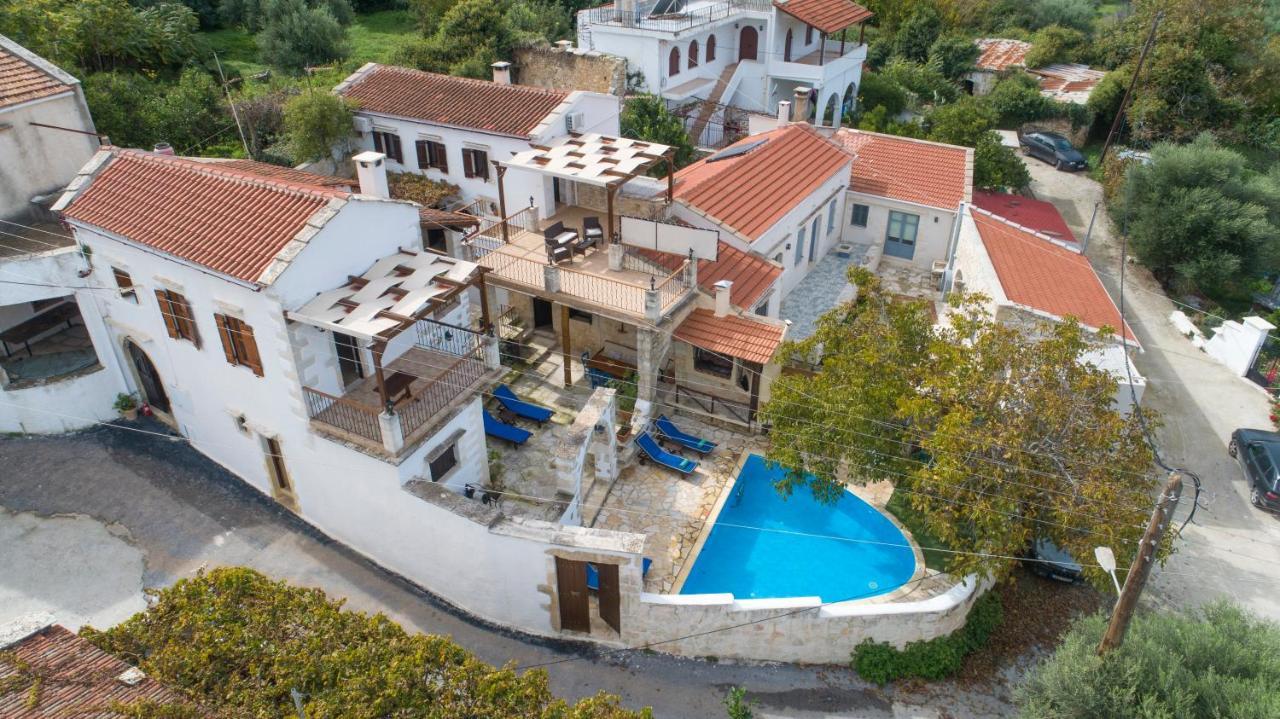 Grapevine Villa Gavalochori