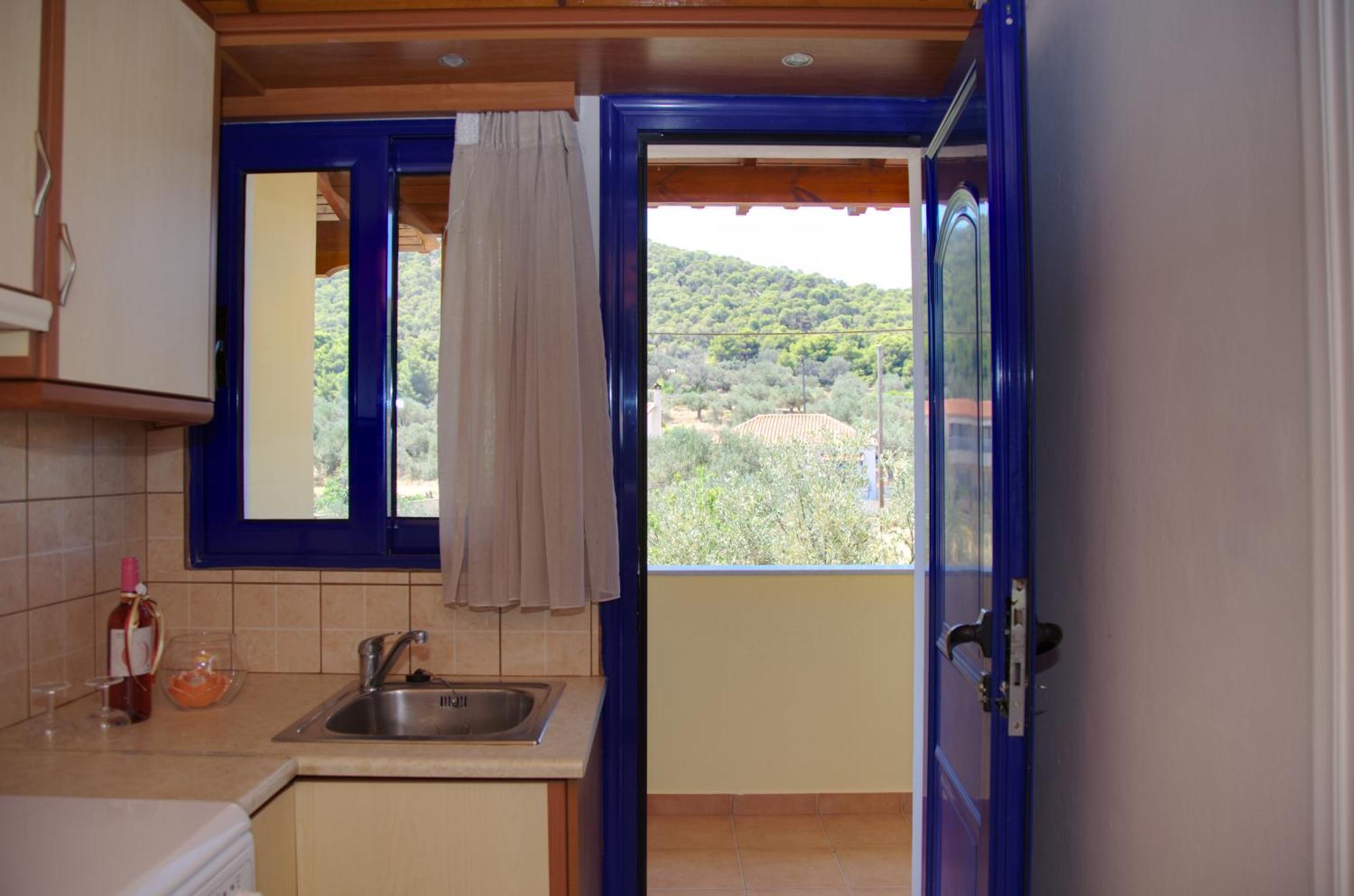 Aparthotel Athena Megalochori (Agistri)