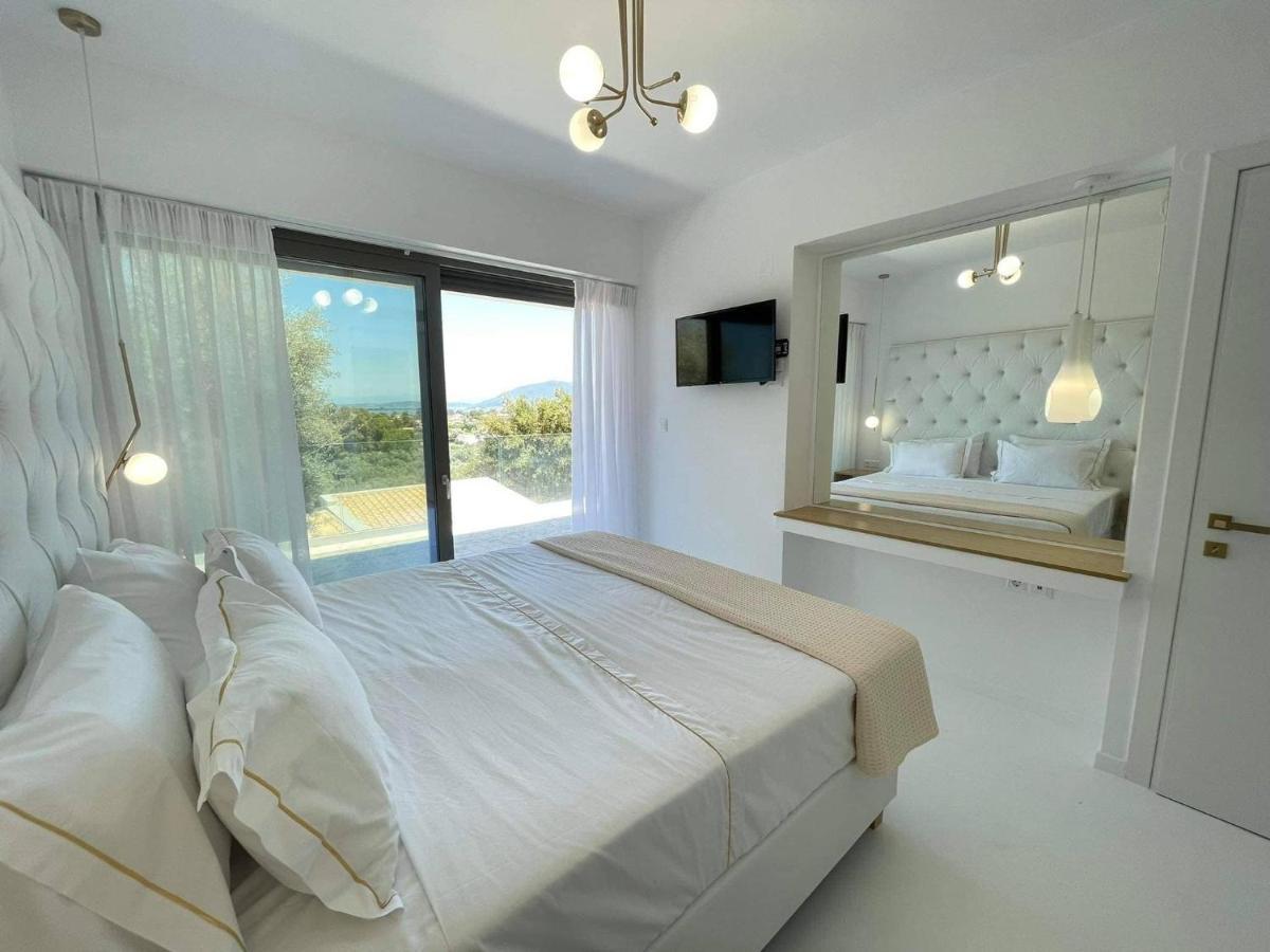 Ouranos - Luxurius Modern Pool, Close To The Villa *