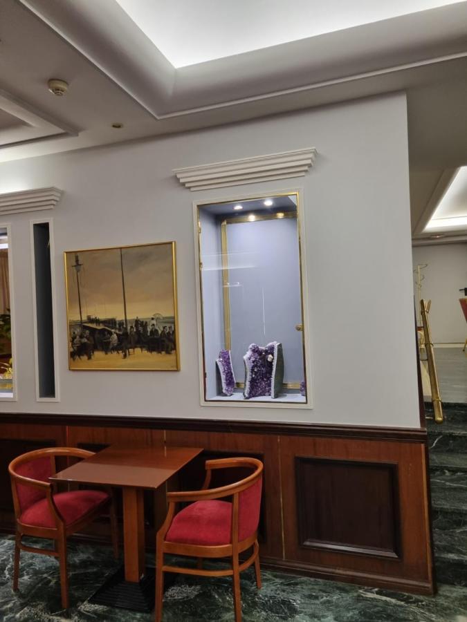 Hotel Savoy Piraeus