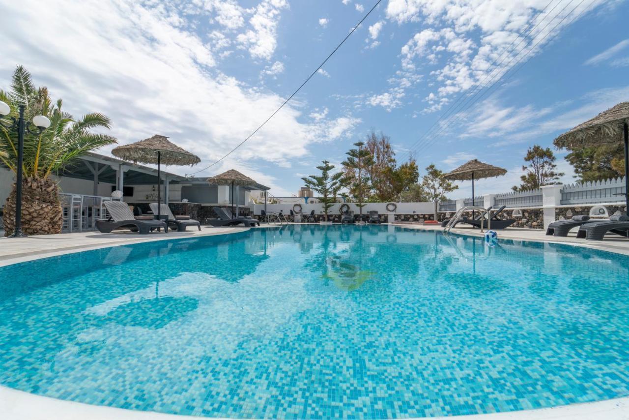 Blackcoast Santorini Hotel *