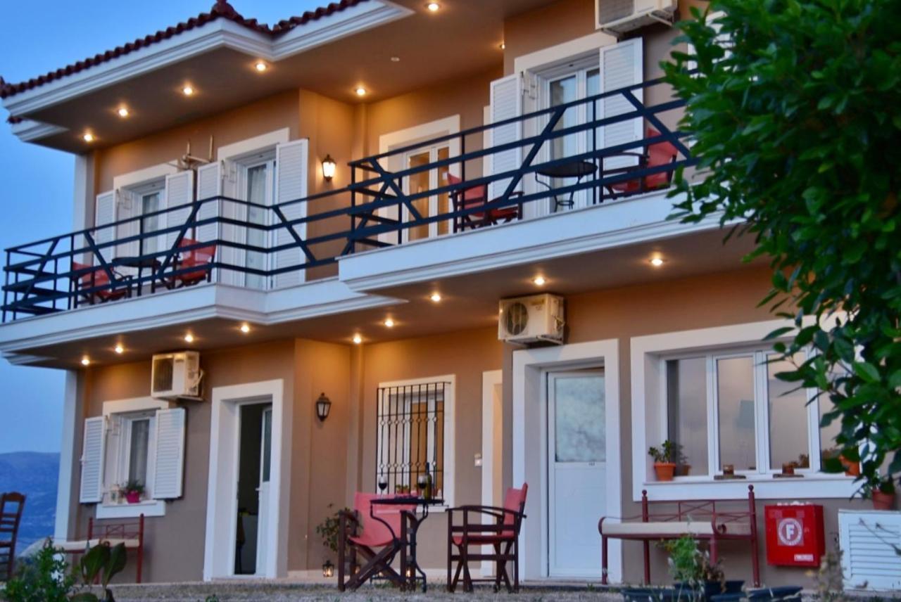 Aparthotel Anemomylos *
