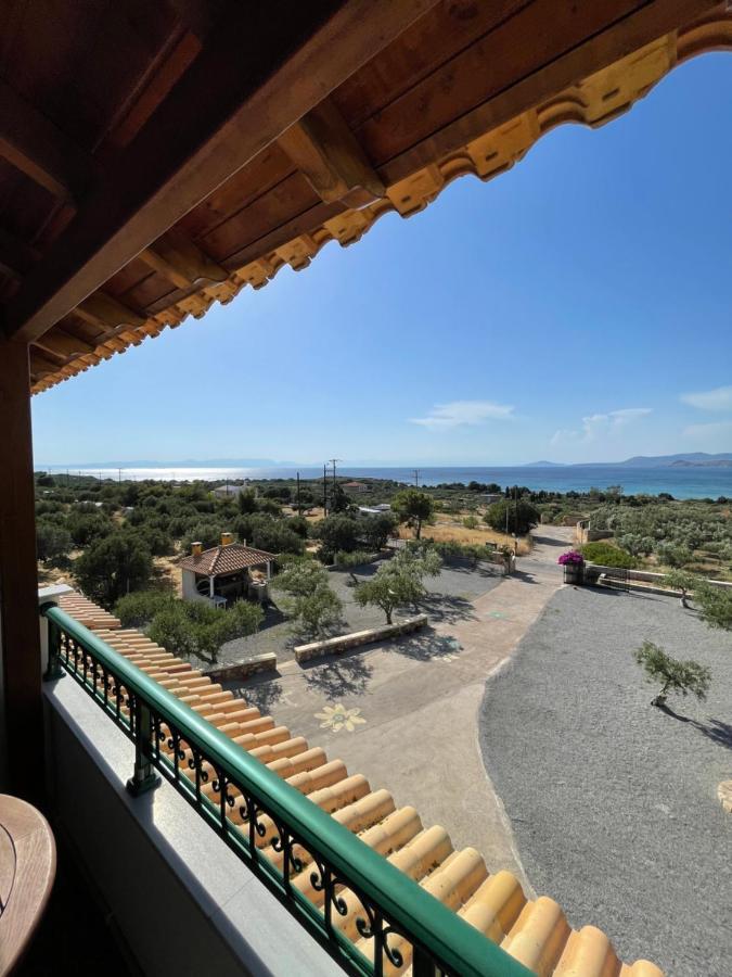 Hotel Niriides *