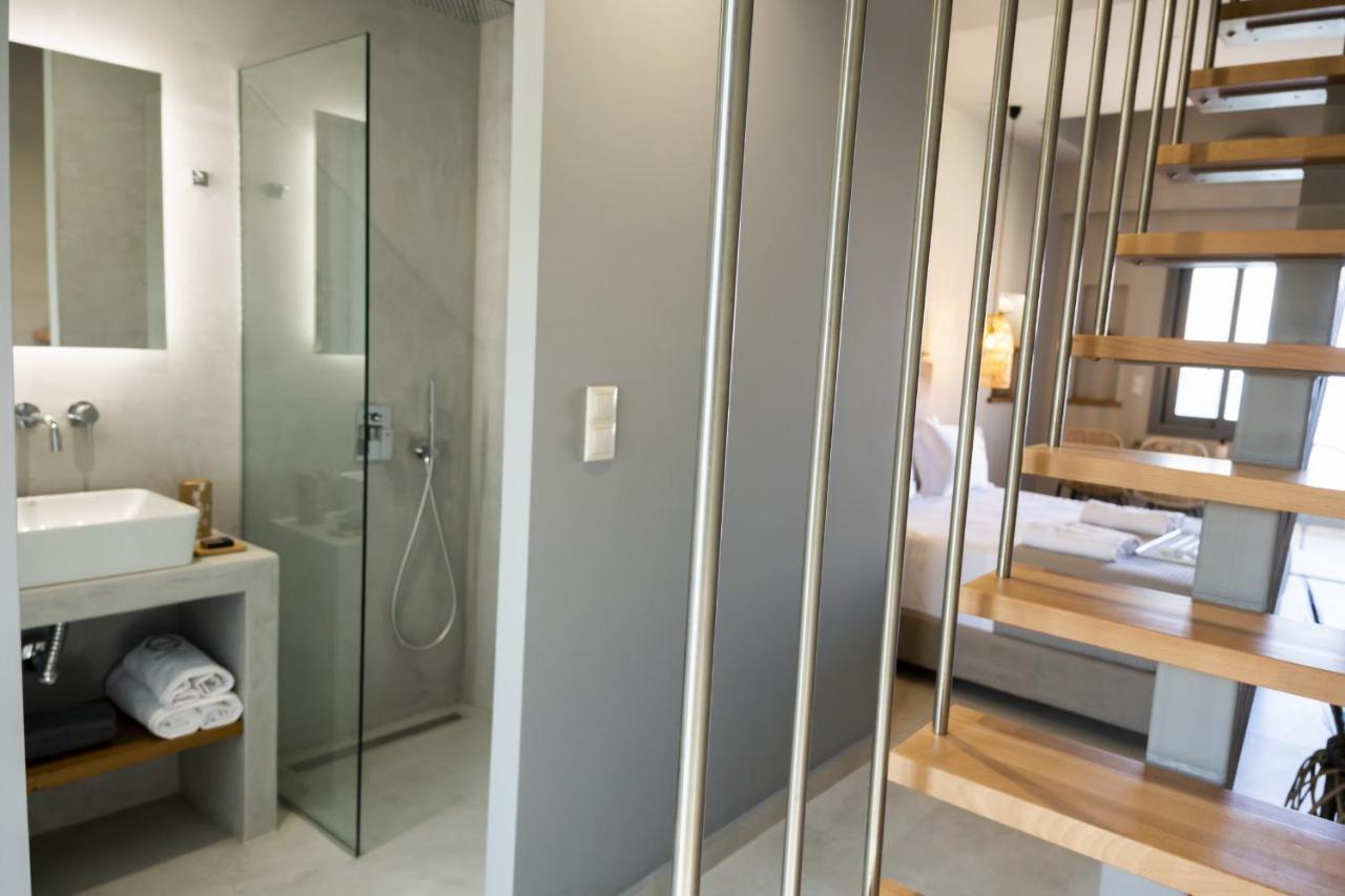 Theros Aparthotel Dhiminio
