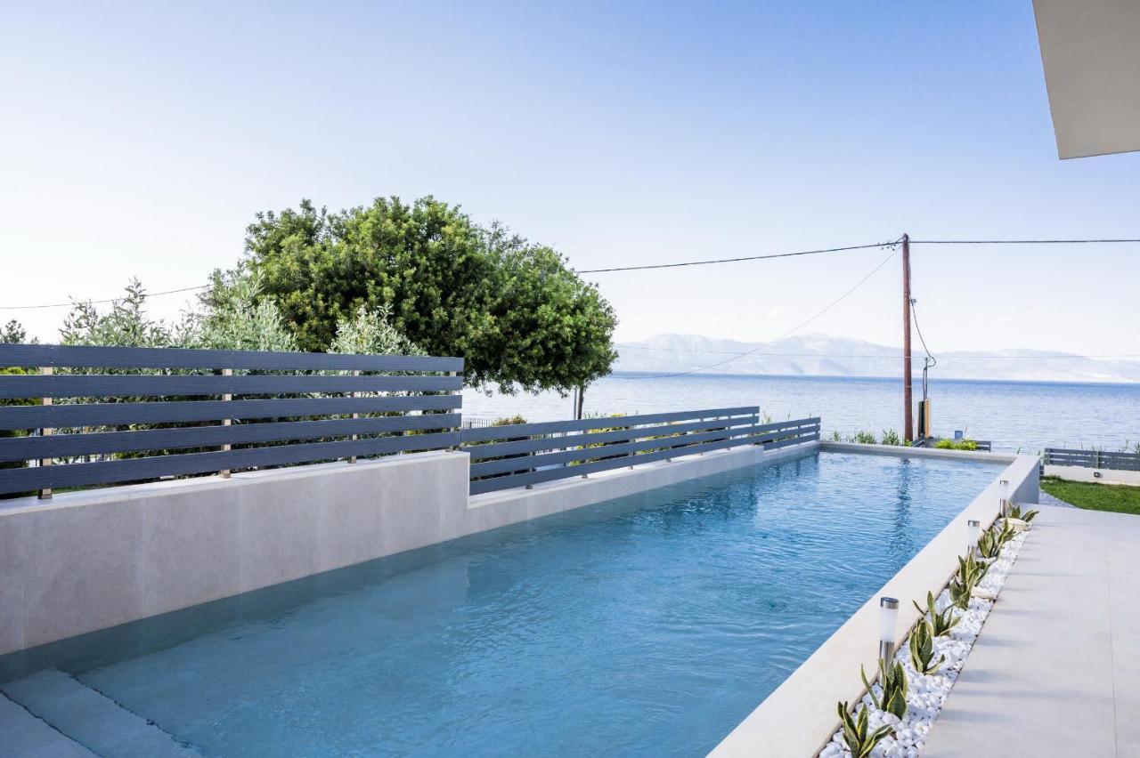 Theros Aparthotel