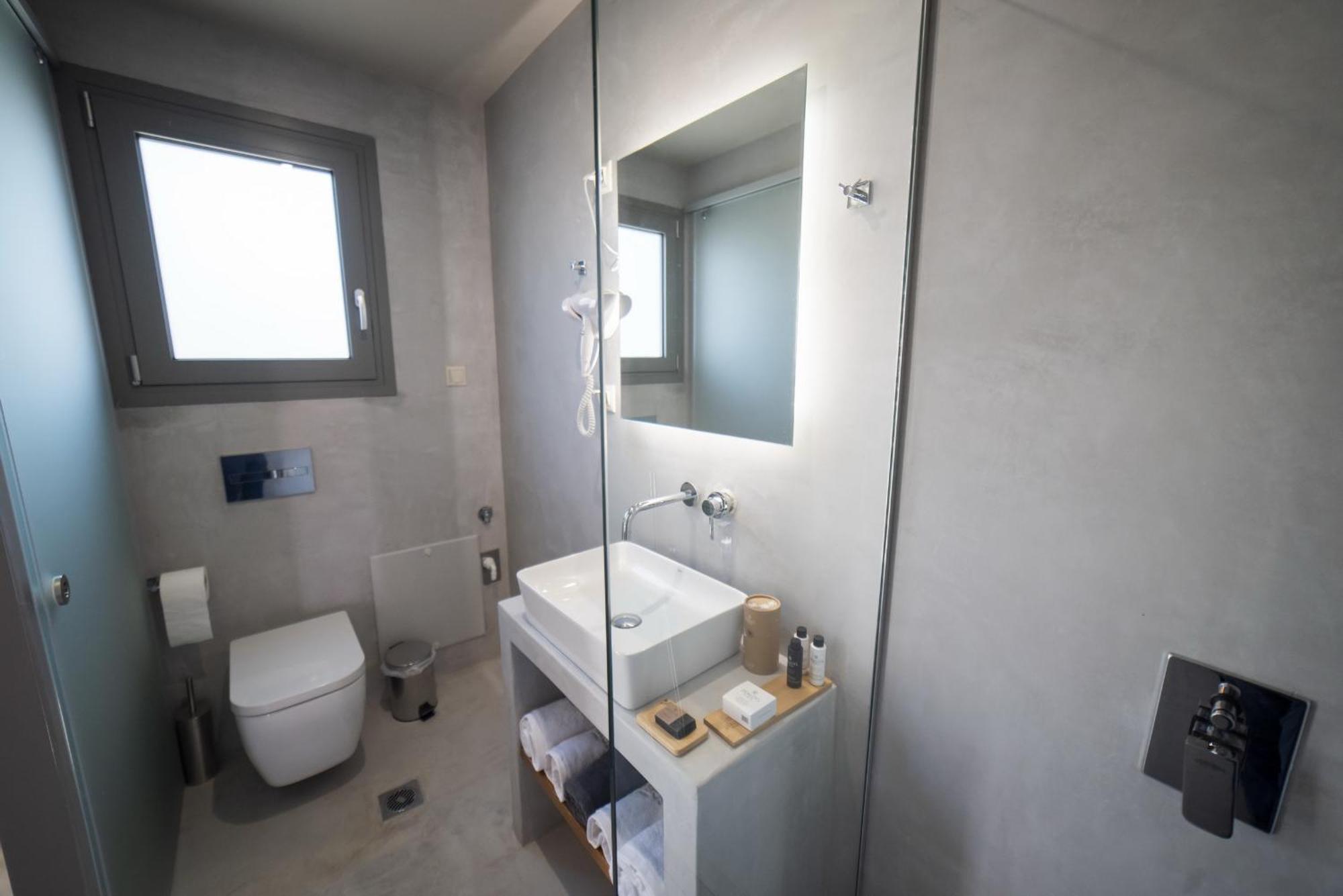 Theros Aparthotel