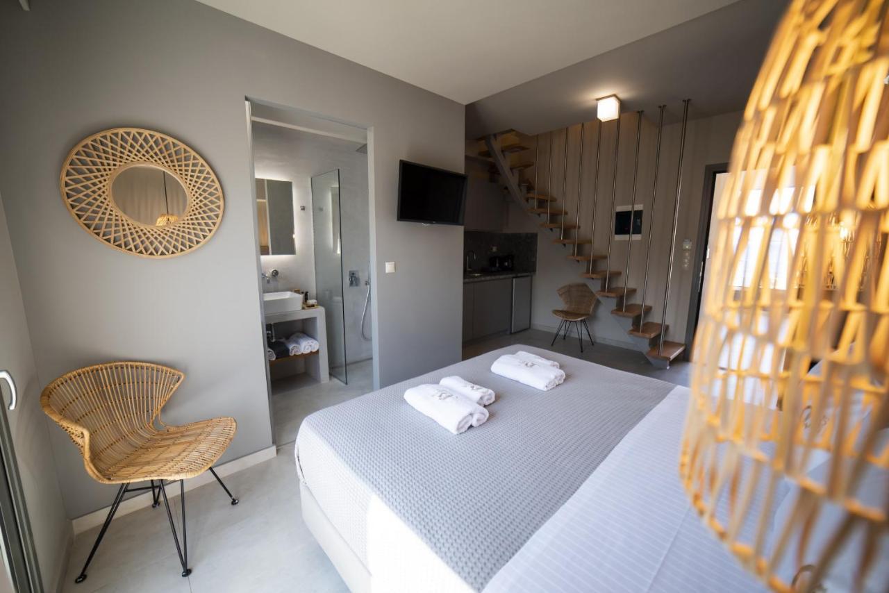 Aparthotel Theros *