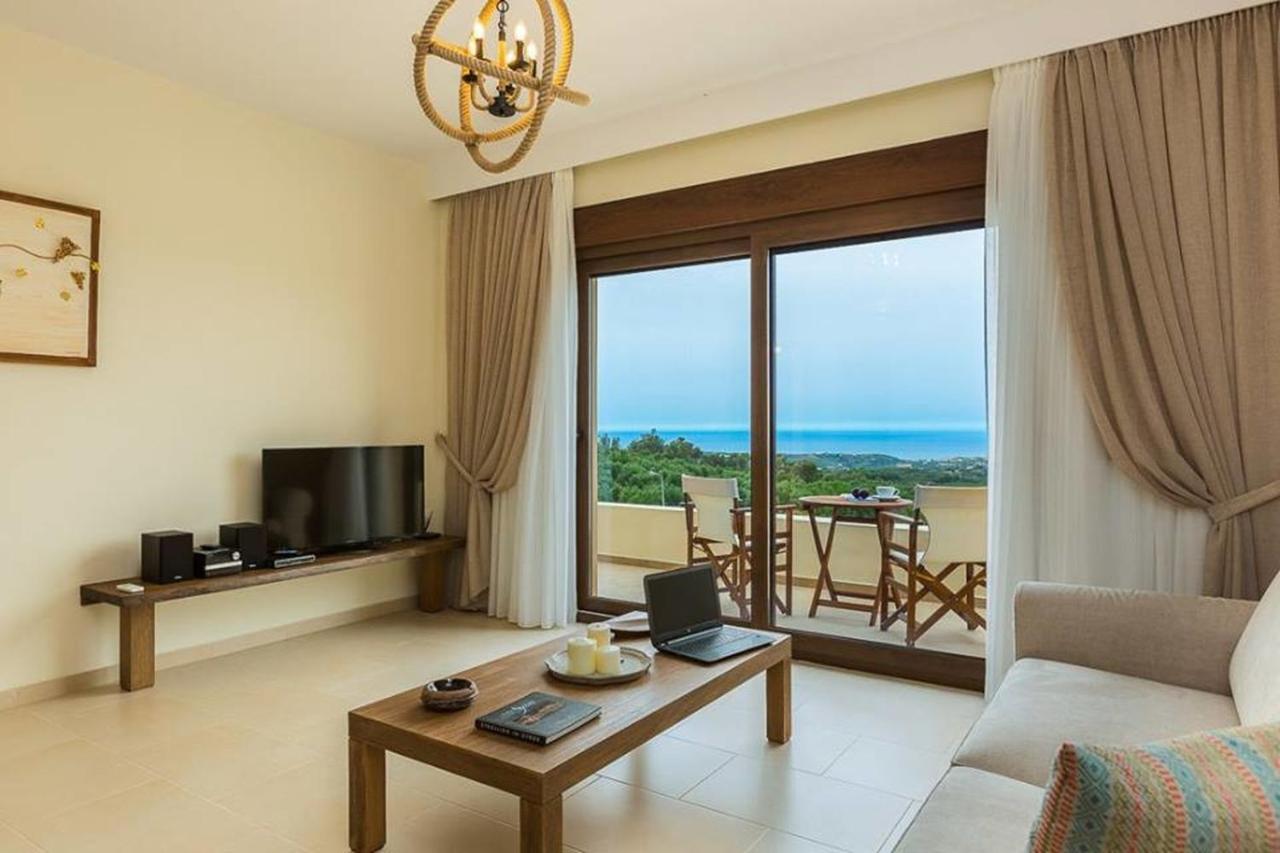 Villa Roupes Iii, Family Villa, Fantastic Views, Private Pool Roupai