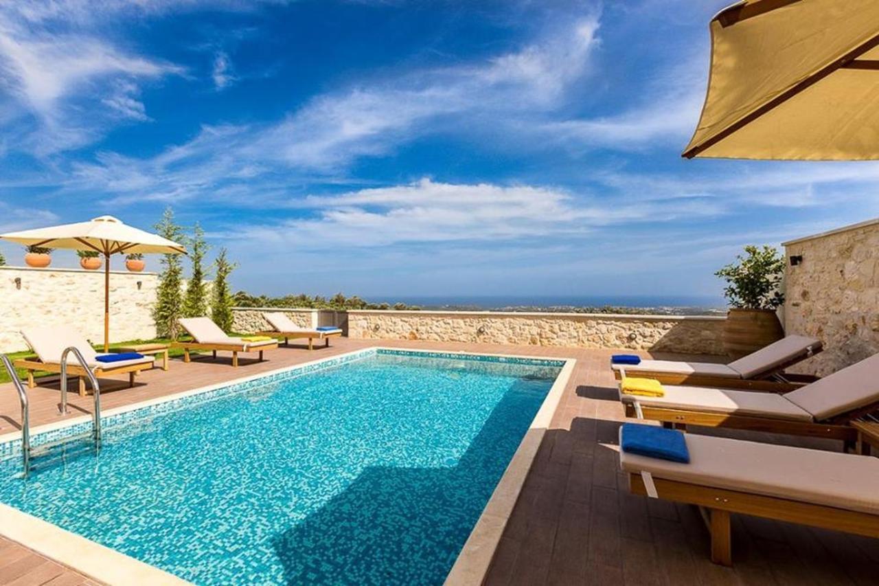 Roupes Iii, Family Villa, Fantastic Views, Private Pool *