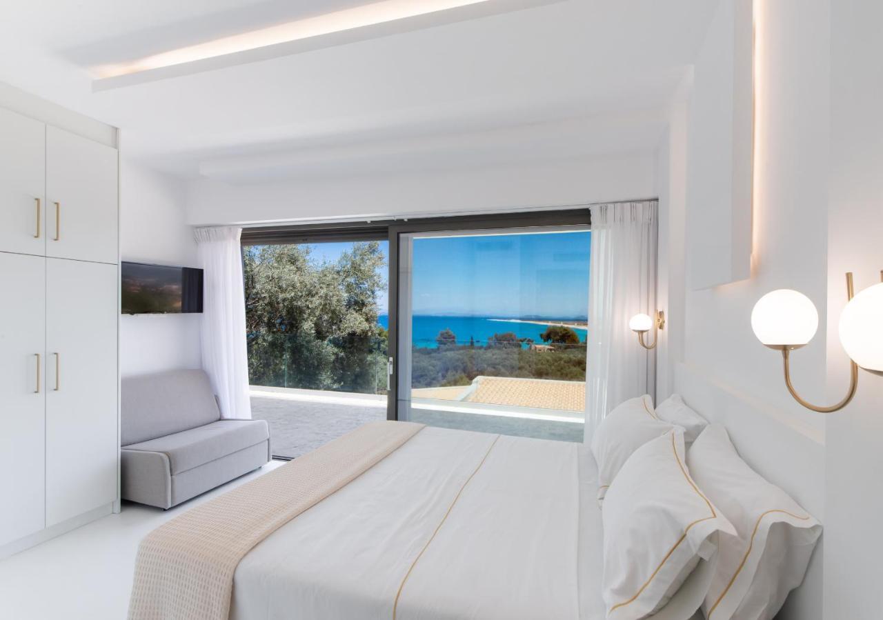 Ouranos - Luxurius Modern Pool, Close To The Villa