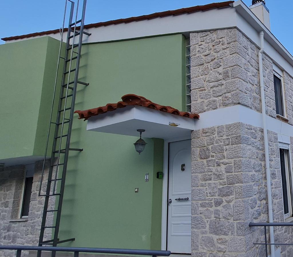 πέτρα, ελιά και λεβάντα Holiday home