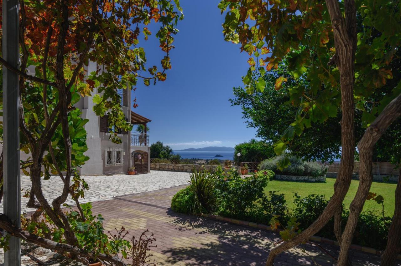 Vivian's Endless View Svoronata