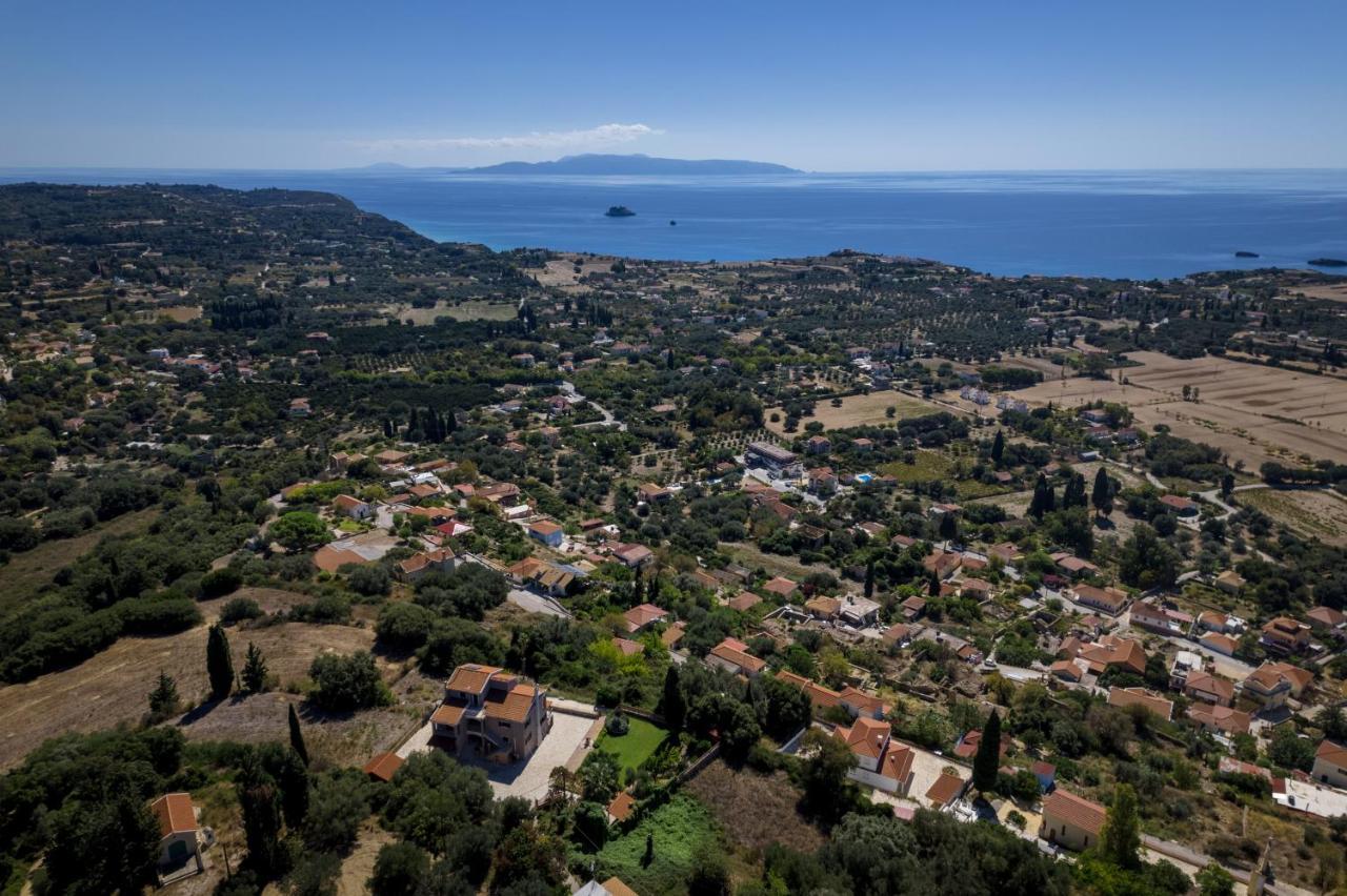 Vivian's Endless View Apartment Svoronata