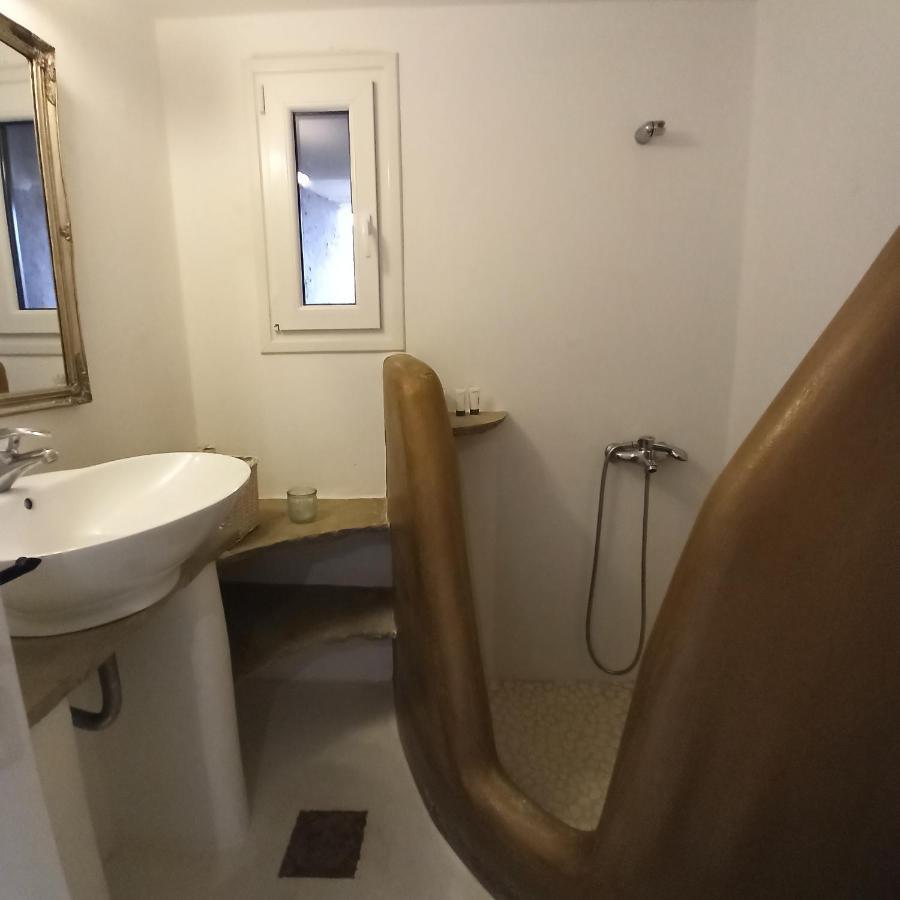 Art & * Panormos (Tinos)