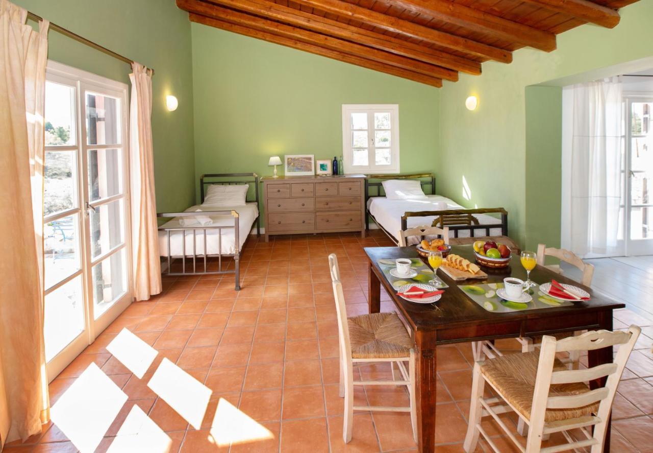 Roxanne's Olive Grove House *