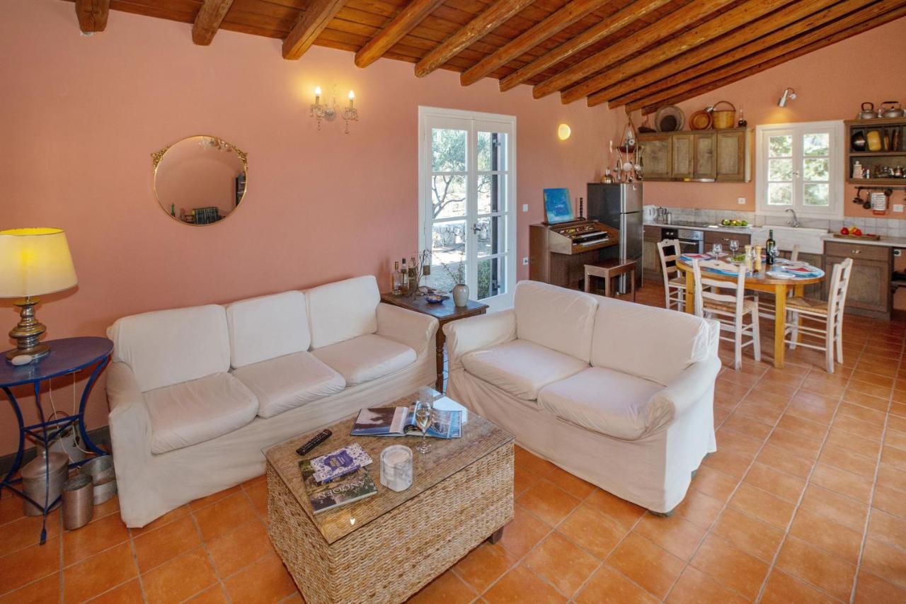 Holiday home Roxanne's Olive Grove House