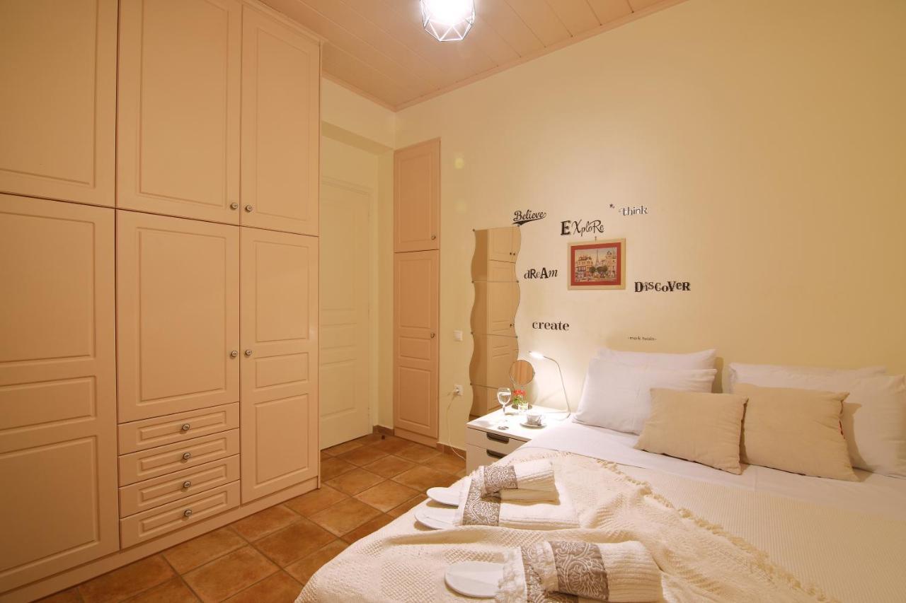 Spilies - Kythoikies Houses * Kalamos (Kythira)