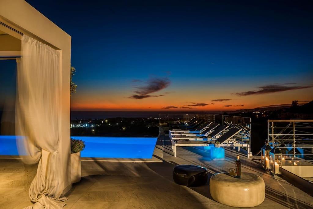 Casa Laura - Sky Lounge Villa Svoronata