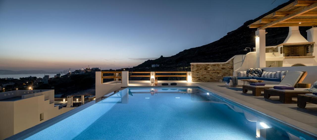 Naxos Skyline Deluxe *