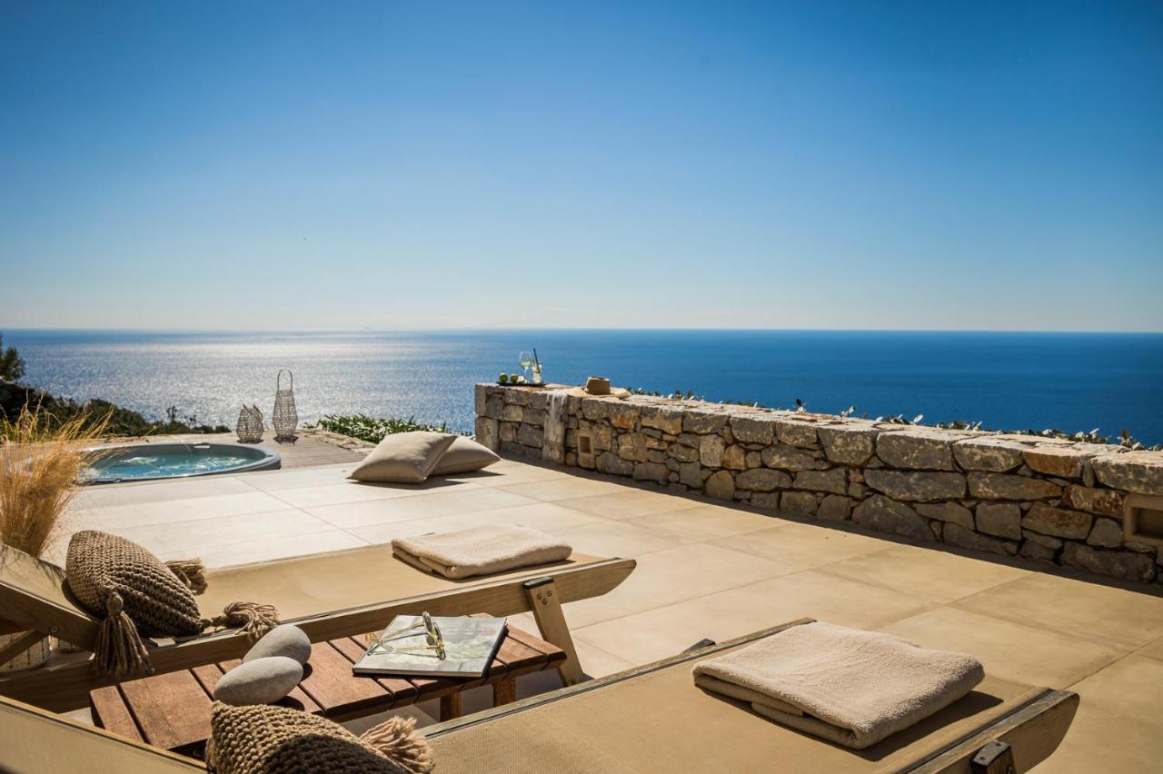 Aria Estate & Hotel 4*