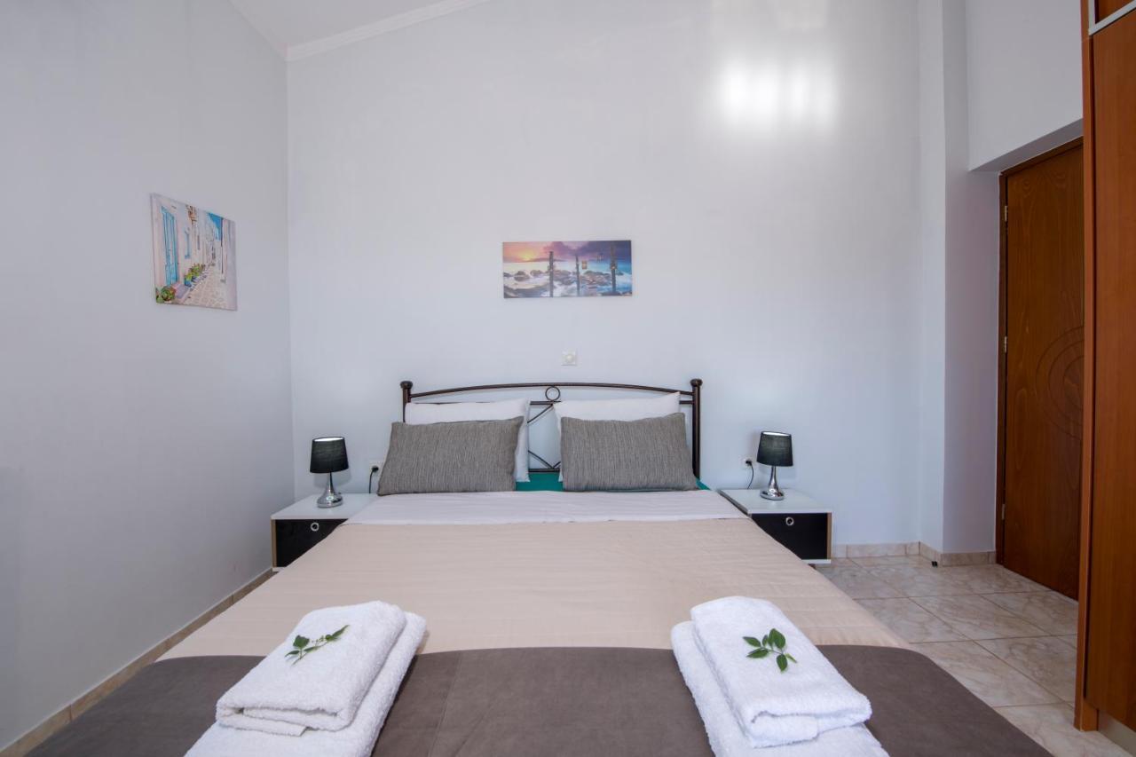 Ifigeneia Private Hot Tub Holiday home