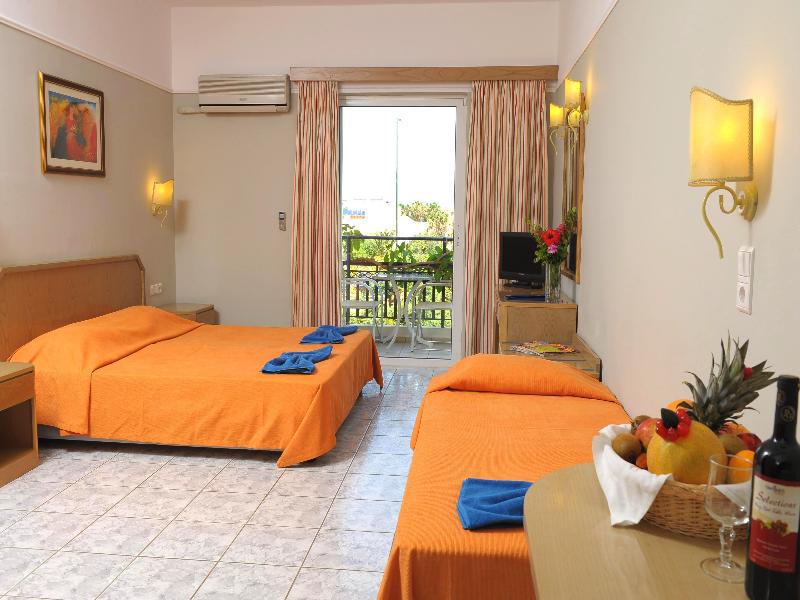 Vantaris Garden And Corner Hotel