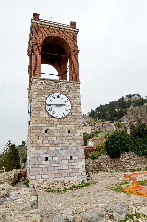 Roloi * Nafpaktos