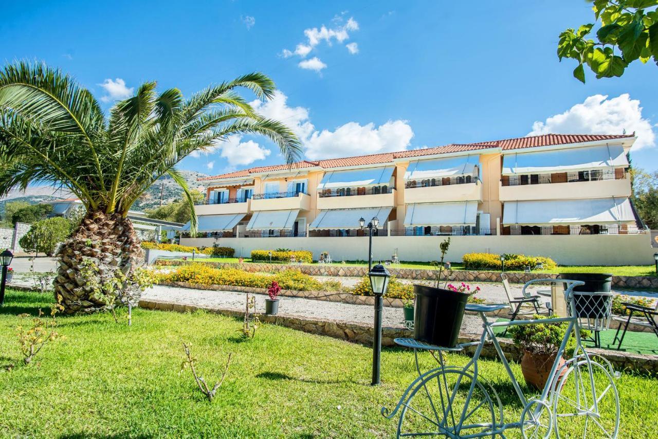 Aristotelis Apartment *