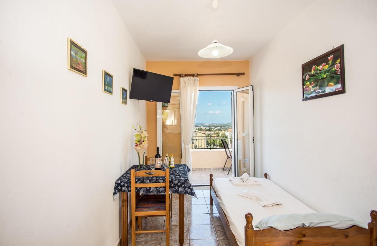 Apartment Aristotelis Razata